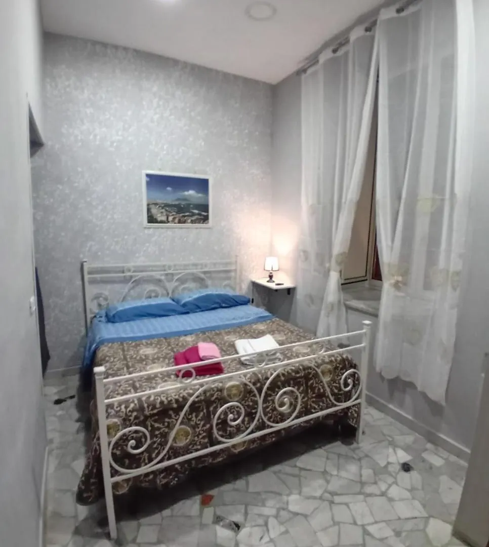 Sweet Life Apartment Naples 0*,